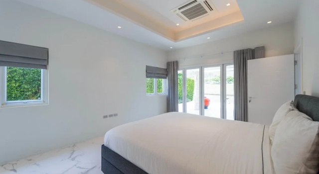 Nice 3BR with Golf Course View(BMG3), Забронировать Отель Отели Хуахин с парковкой, рядом с Baan Sillapin Artists' Village, Парковка