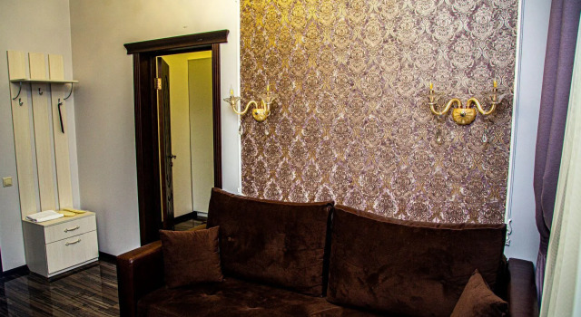 City Hotel