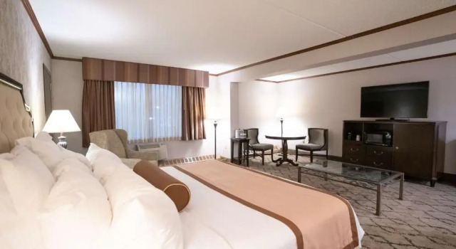 Трёхместный люкс Best Western Plus Fairfield Executive Inn