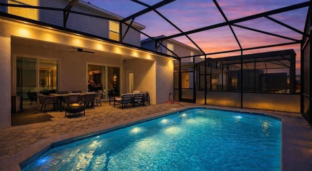Luxury 5BR w/ Private Pool Windsor
