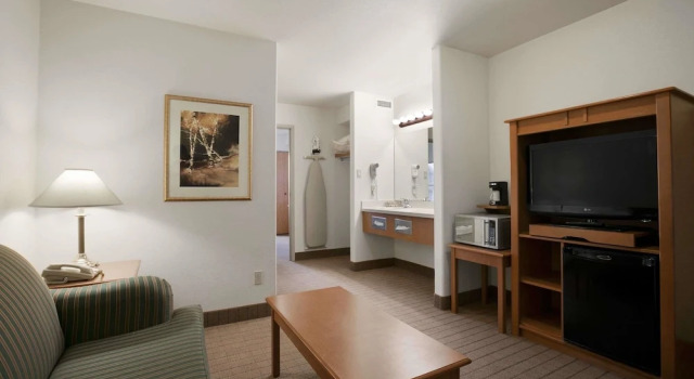 Super 8 by Wyndham Slave Lake AB, Rezervasyon Otel Slave Lake Northern Alberta