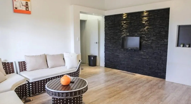 Karis Villa