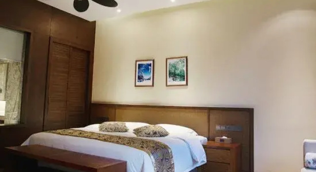Jinfoshanwenquanjiari Hotel