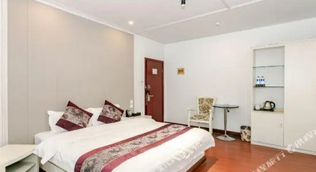 Tianhao Business Hotel, Prenota Hotel Chengdu Sichuan
