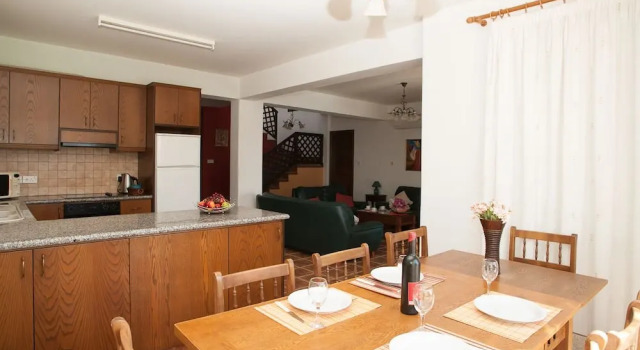 Вилла с 4 комнатами с красивым видом из окна Banana Cyprus Villas