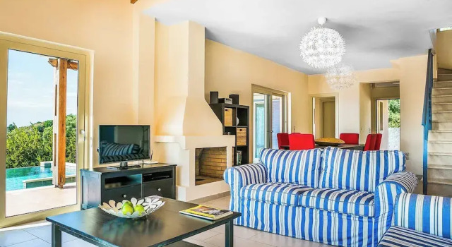 Вилла с 3 комнатами с балконом Villa Louloudia