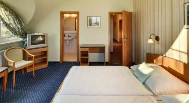 Полулюкс Hotel Kolonie