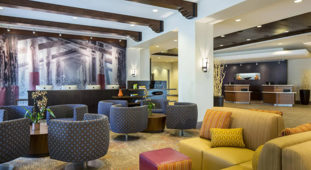 Courtyard by Marriott Anaheim Theme Park Entrance, Забронировать Отель Отели Анахайм с завтраком, рядом с Anaheim Gardenwalk, Завтраки