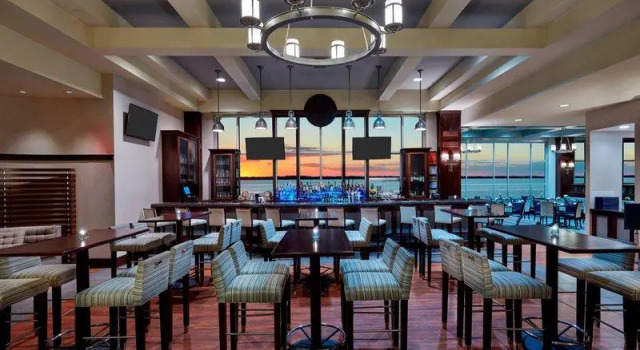 Номер Standard Sheraton Erie Bayfront Hotel