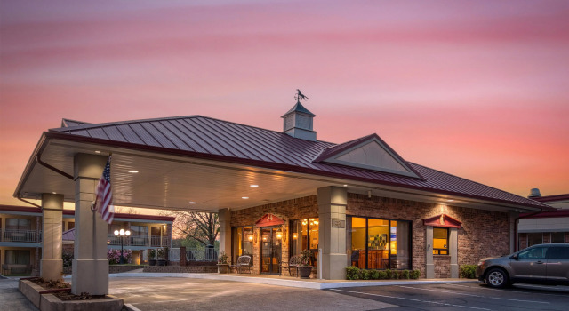 Best Western Winners Circle, Забронировать Отель Хот-Спрингс Арканзас, рядом с NPS Visitor Center