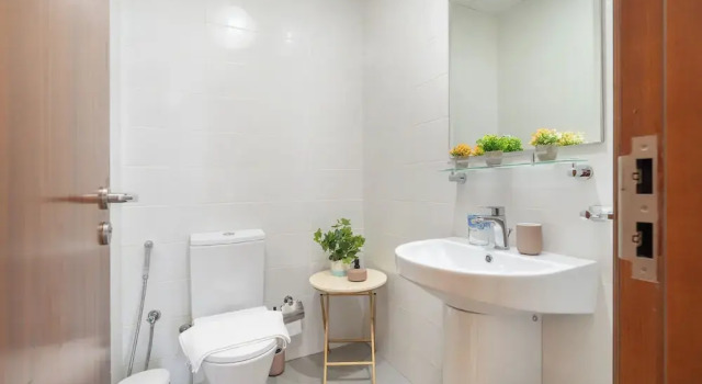 Апартаменты Economy Heaven Crest Vacation Homes Downtown - Studio, 1, & 3 Bedroom Suites 2 minute walk to Dubai Mall and Burj Khalifa