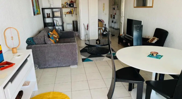 Appartement 3 pièces vue mer, parking + piscine, Забронировать Апартаменты/квартира Отели Ниццы с парковкой, Парковка