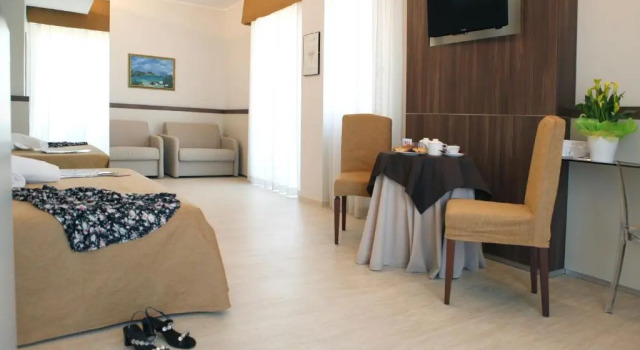 Люкс Hotel Mondial