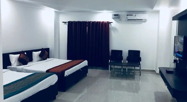 Hotel Belmorrise, Забронировать Отель Нойда штат Уттар-Прадеш