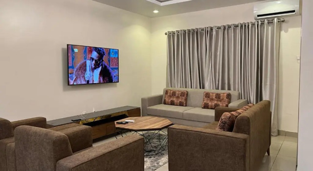 OEK Ensuite 2BED Top Floor flat Karsana Abuja