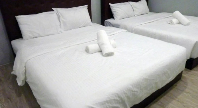 Трёхместный номер Deluxe The bHotel