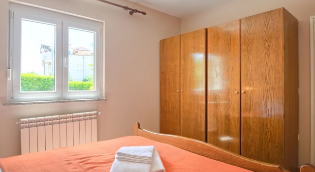Modern apartment with pool, free Wi-Fi and air conditioning, ideal for a couple