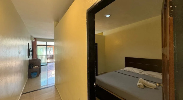 Четырёхместный номер Standard с балконом и с видом на море Mersing Beach Resort