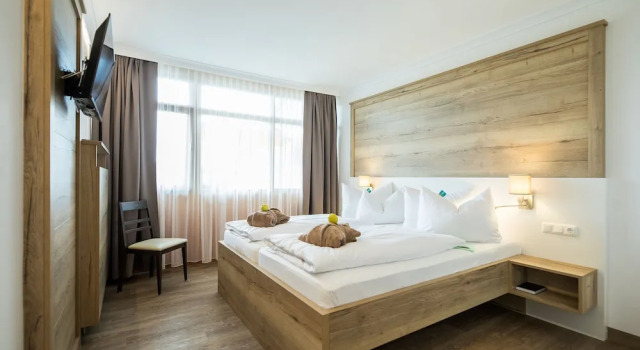 Полулюкс c 1 комнатой с балконом AktiVital Hotel