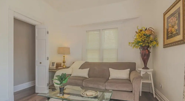 Апартаменты Comfy One Bed Apartment in Forest Park