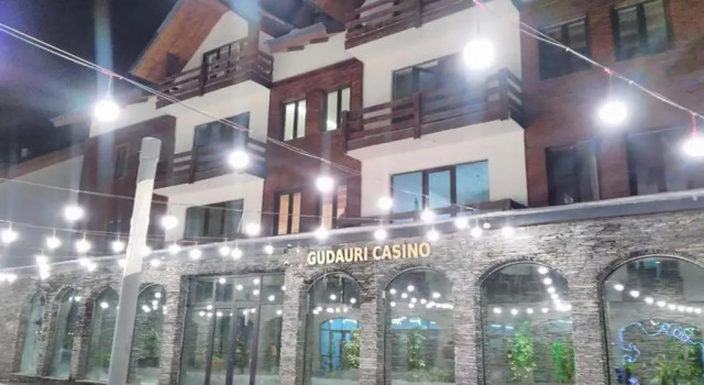 GUDAURI-SUITE-222, Забронировать Отель Отели Гудаури с бассейном, Бассейн