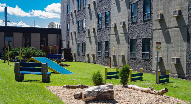Travelodge by Wyndham Edmonton West