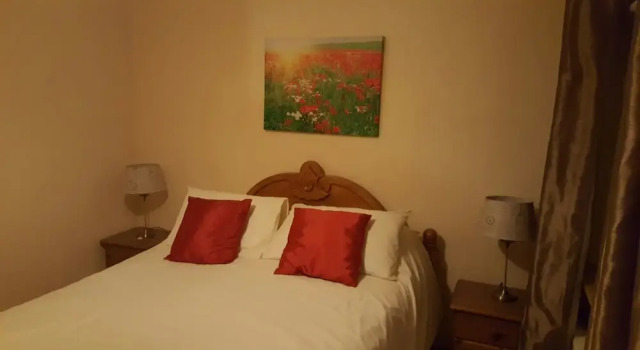 3 Bedroom House Mitchelstown, Prenota Hotel  