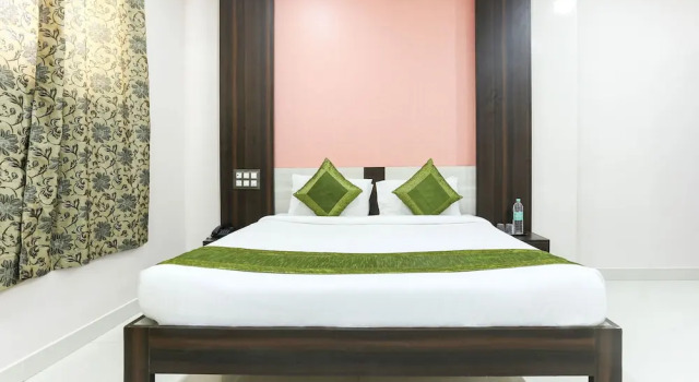Номер Premium Treebo Habitat Suites and Rooms