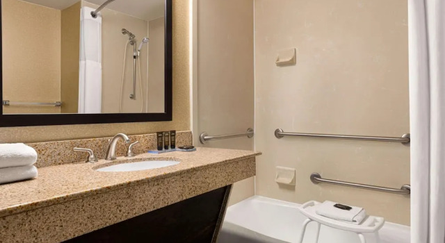 Четырёхместный номер Standard Wingate by Wyndham Wilmington
