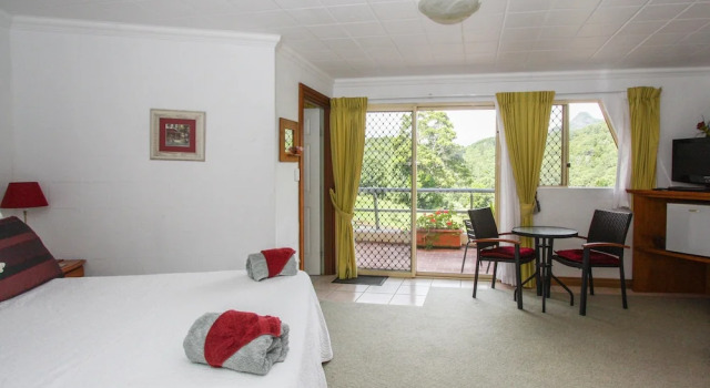 Standard Zimmer A view of Mount Warning