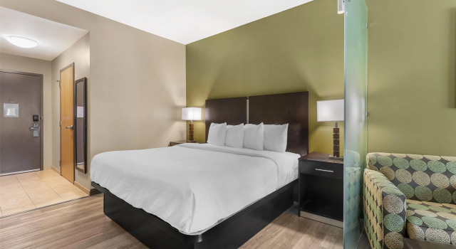 Двухместный люкс Best Western Plus Franciscan Square Inn & Suites Steubenville