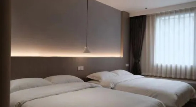 Люкс Business Old Four Seasons Wind Hotel