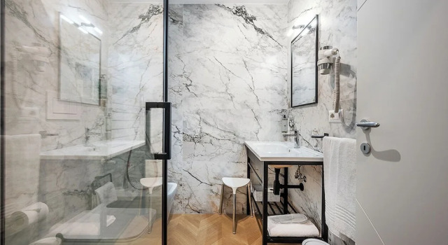 Standard Doppel Zimmer mit Balkon Colonna Inn