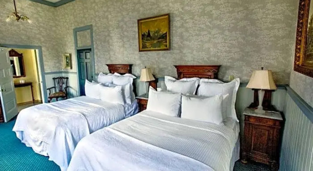 Четырёхместный номер Deluxe The Inn at 2nd & C