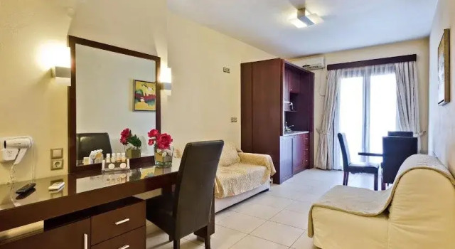 Socrates Hotel Apartments, Забронировать Апартаменты/квартира Отели Дия с парковкой, Парковка