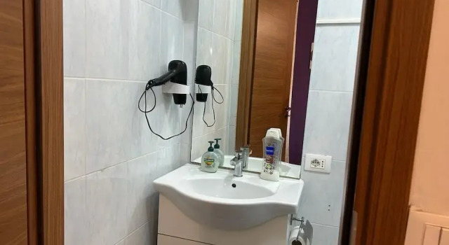 VENICE NIGHT 13 FAMILY room, Забронировать Хостел Отели Местре с парковкой, Парковка