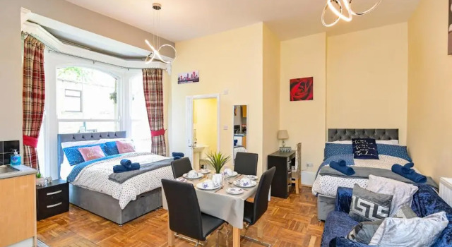 Апартаменты Deluxe The Elm Wood Apartments