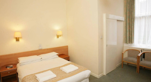 The Dreadnought Hotel, Забронировать Отель Отели Центральной Шотландии с парковкой, Парковка