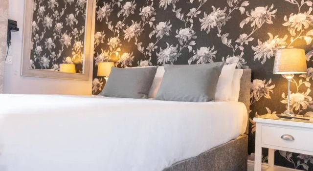 Двухместный номер Standard West End Hotel