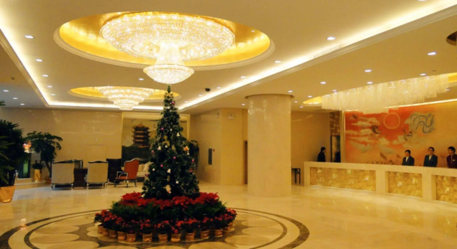 Wuhan Sentai Zhongyang Hotel, Prenota Hotel Wuchang District , vicino a Wuhan Yangtze River Bridge