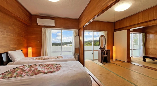 Семейный номер Standard с балконом Pension Crystal Inn Onna