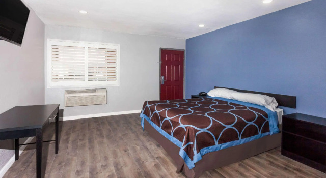 Двухместный номер Standard Super 8 by Wyndham Visalia