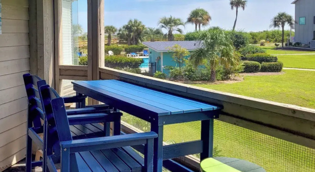 Oceanfront Condo in Harbor Island Community!
