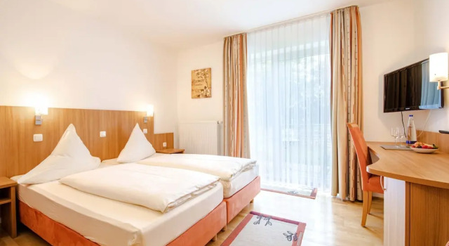 Двухместный номер Comfort с балконом Gasthaus Hotel Ostermeier
