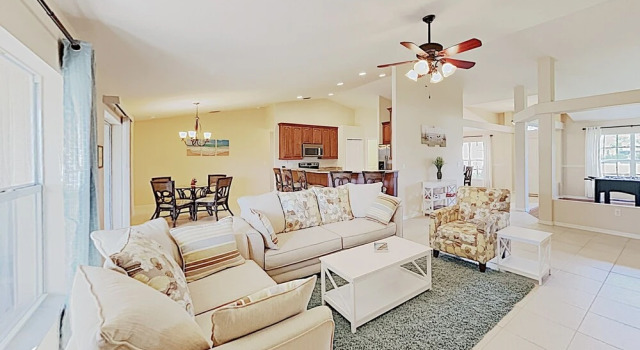 Charming Cape Coral Gem W/ Lanai & Pool 4 Bedroom Home, Забронировать Дом для отпуска Виллы Кейп-Корал, Вилла