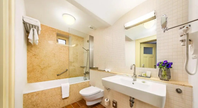 Люкс Bellevue Hotel Benešov