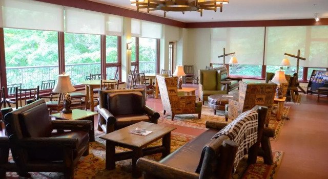 Четырёхместный номер Standard Overlook Lodge and Stone Cottages at Bear Mountain
