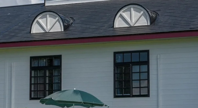Guesthouse leaf