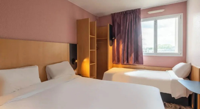 Трёхместный номер B&B HOTEL Amiens Centre Cathédrale