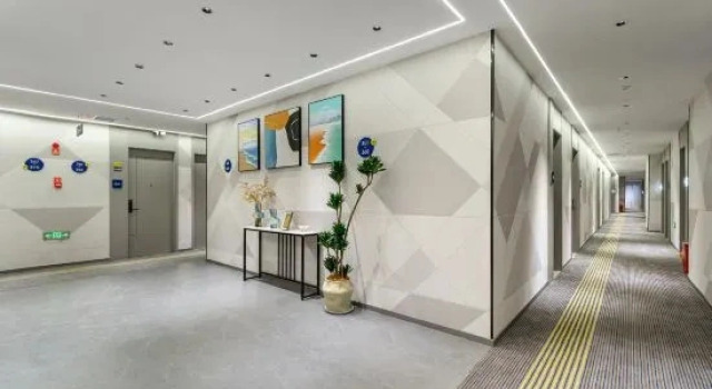 7Days Inn (Xingyi People's Hospital State Government Branch), Prenota Hotel Qianxinan Cina